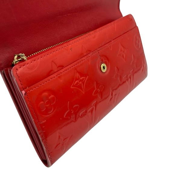 Pre-loved Louis Vuitton Red Vernis Sarah Wallet - Picture 8 of 13